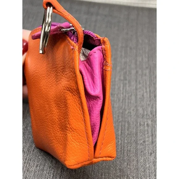 ILI New York Orange and Pink Lips Genuine Leather Cosmetic Coin Bag w/ Key Chain - Picture 4 of 12